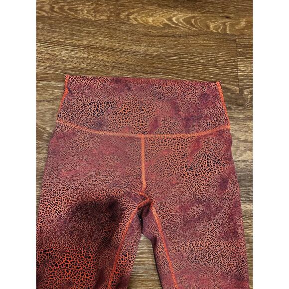 Women's Lululemon Orange and Blue Pattern Ivigorate 25 in inseam - Picture 2 of 7